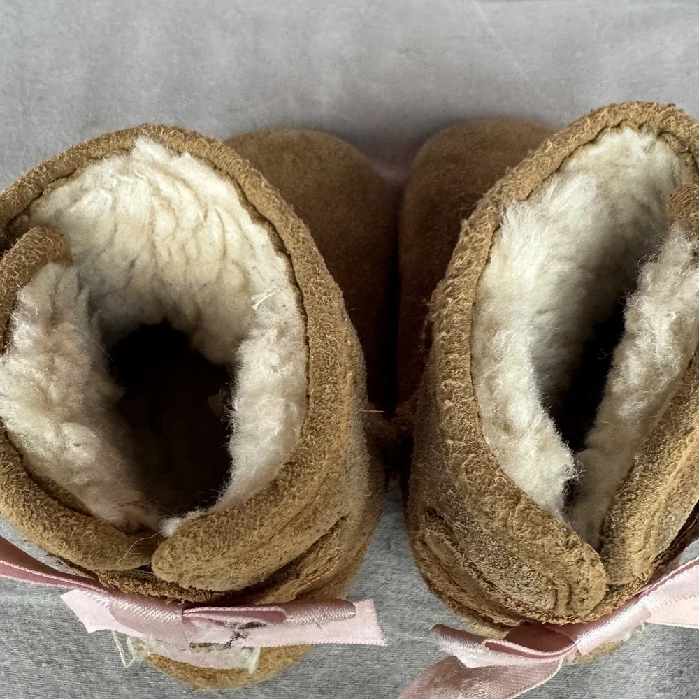 Size 4/5c - UGG Jesse Bow Children S Fuzzy Comfortable Brown‎ Boot 1018452I